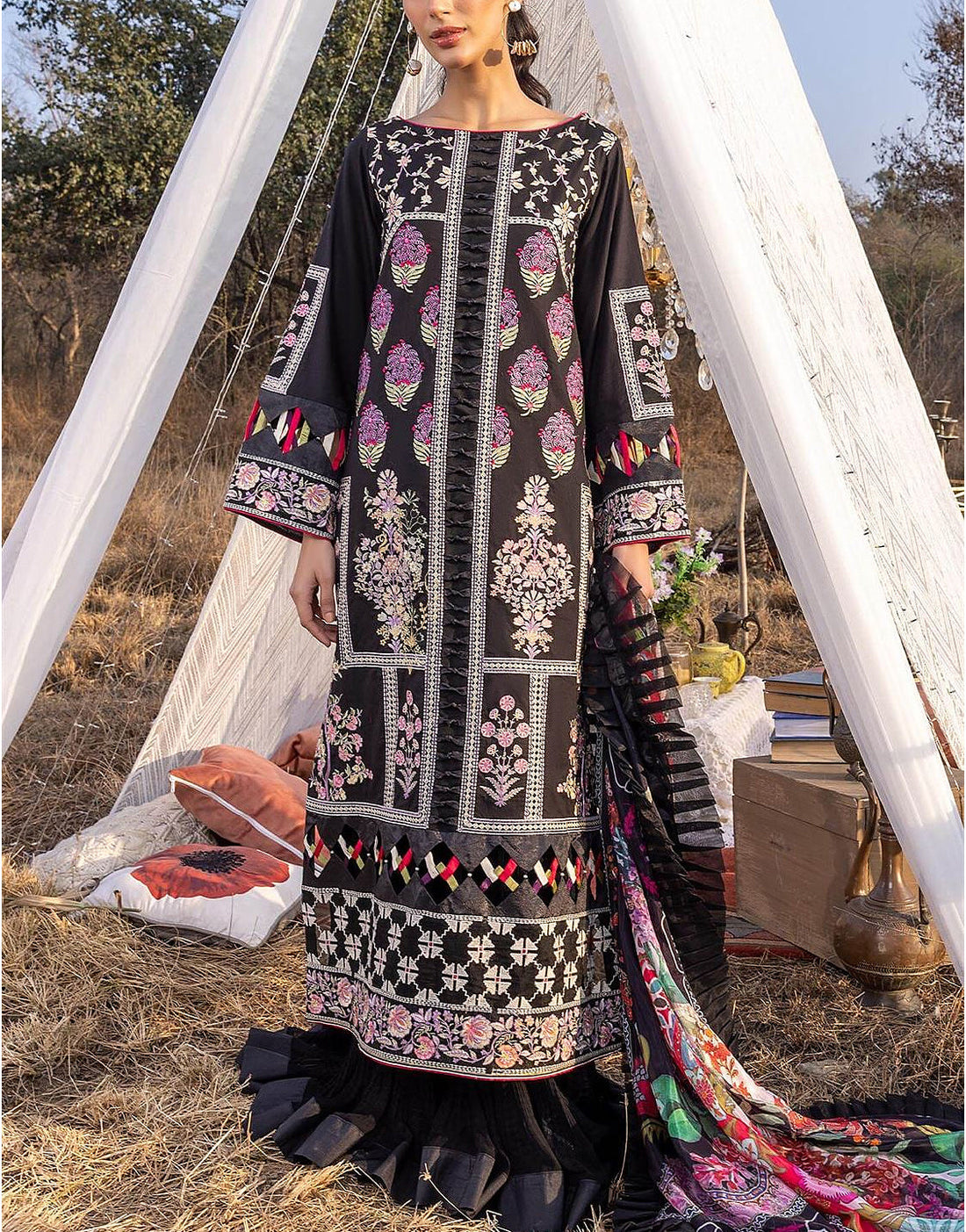 Luxury Embroidered EID Lawn Dress with Digital Print Silk Dupatta