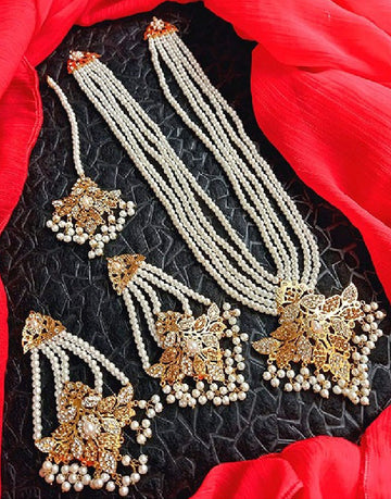 Hyderabadi Pearl Jewellery Set with Earrings & Tikka