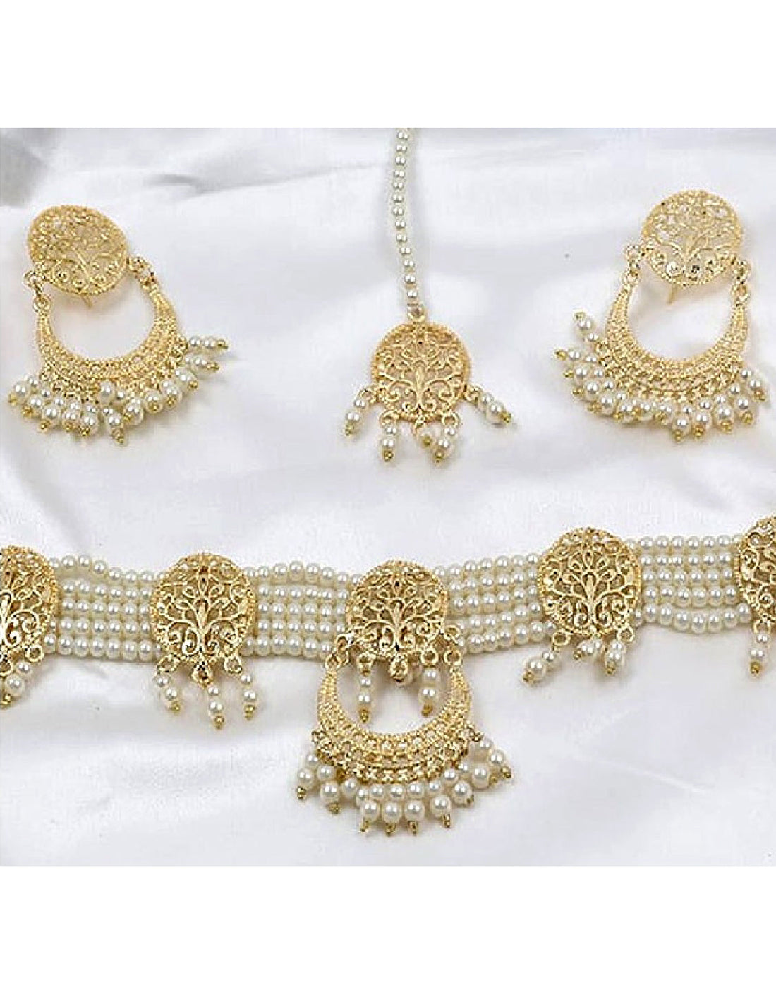 Stylish Pearls Choker Set with Earrings & Teeka