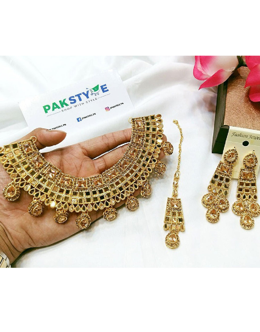 Heavy Bridal Jewelry Set with Earrings & Tikka