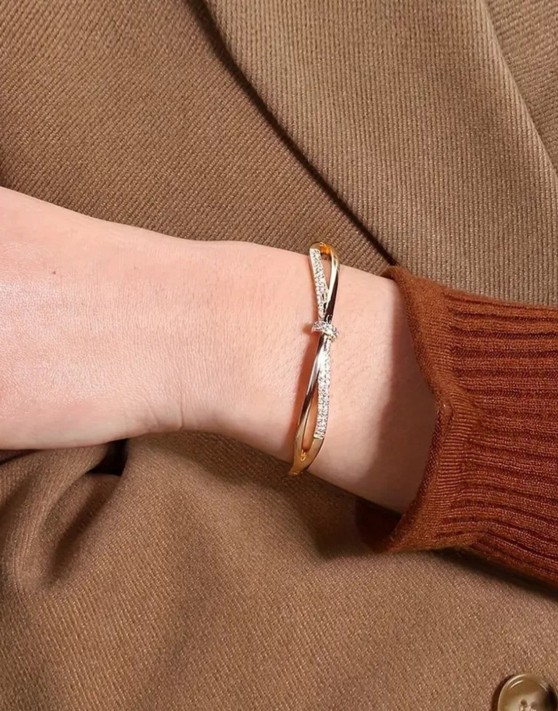Luxury Golden Bangle Bracelet with Synthetic Rhinestones for Girls