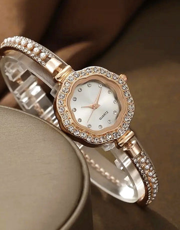 Chic Adjustable Chain Floral Design White Dial Watch for Girls