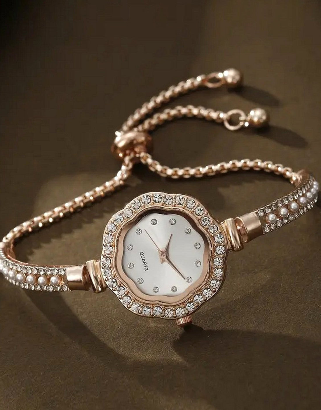 Chic Adjustable Chain Floral Design White Dial Watch for Girls